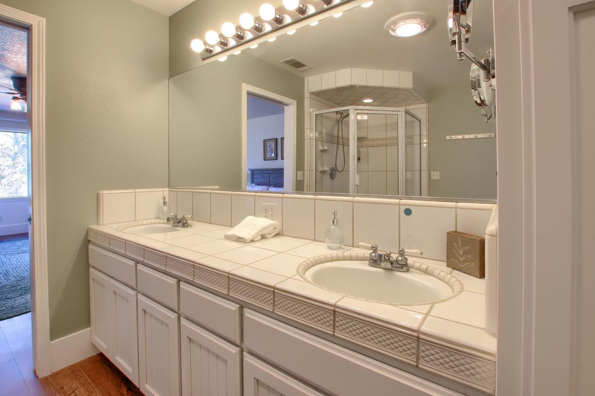 New! Yosemite Mountain Villa, Stunning Views -More Оукхърст Екстериор снимка